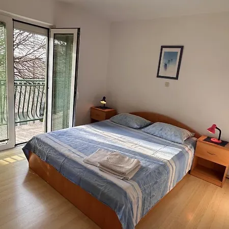 Apartment Alfirev *